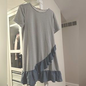 Altar’d State dress. No flaws or stains. Super soft and comfy.